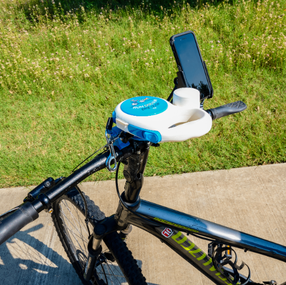 Dog bike leash used during a bicycle ride with a dog